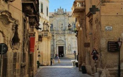 Lecce tra leggenda e goliardia: breve storia di una finestra “oscena”