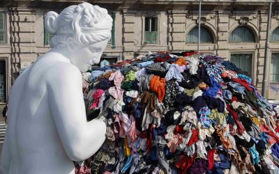 La Venere degli stracci risorge in Piazza Municipio a Napoli