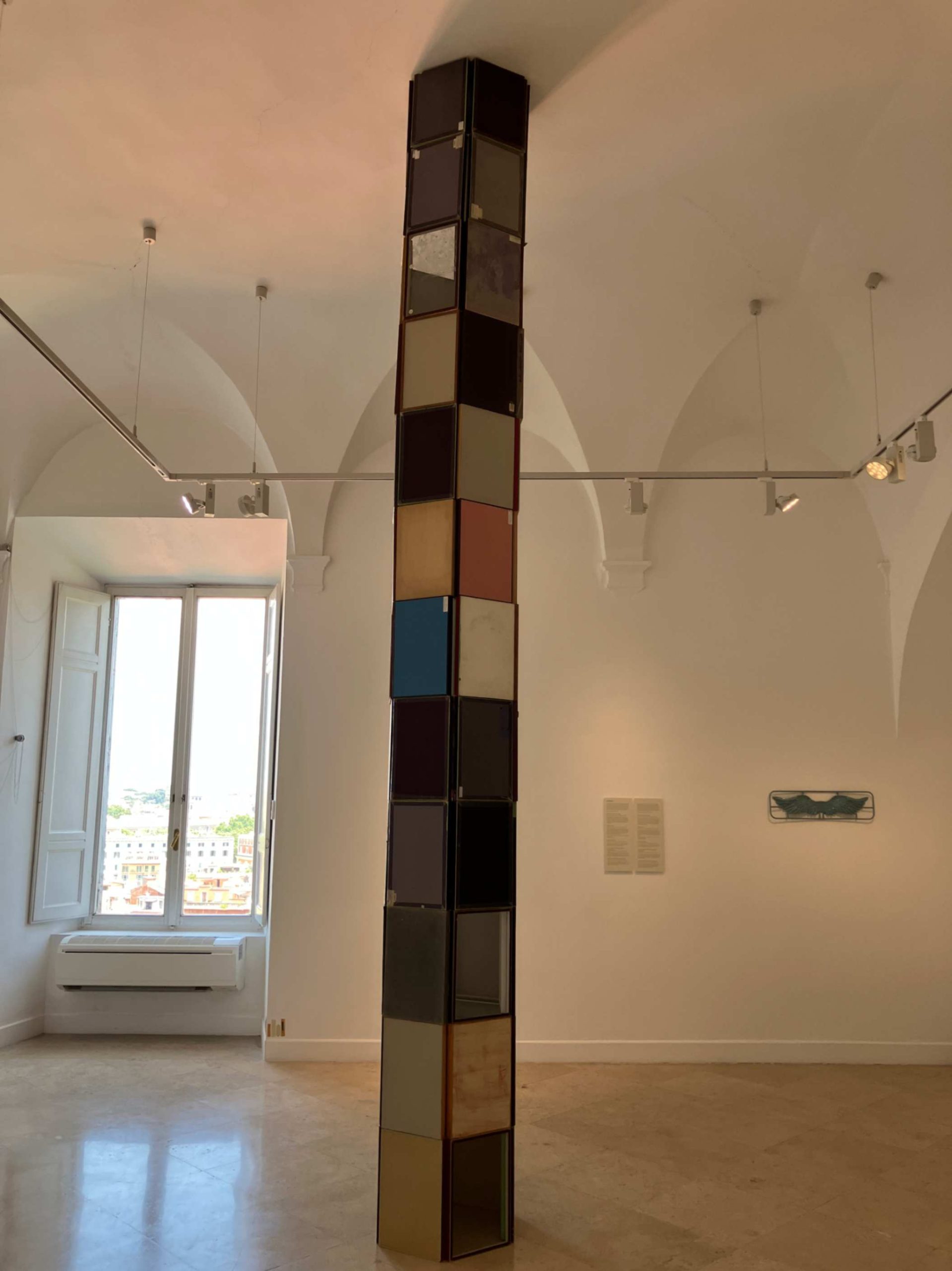alla mostra Processi 152, l'opera di Inés Cámara Leret, Trompe l'œuil I