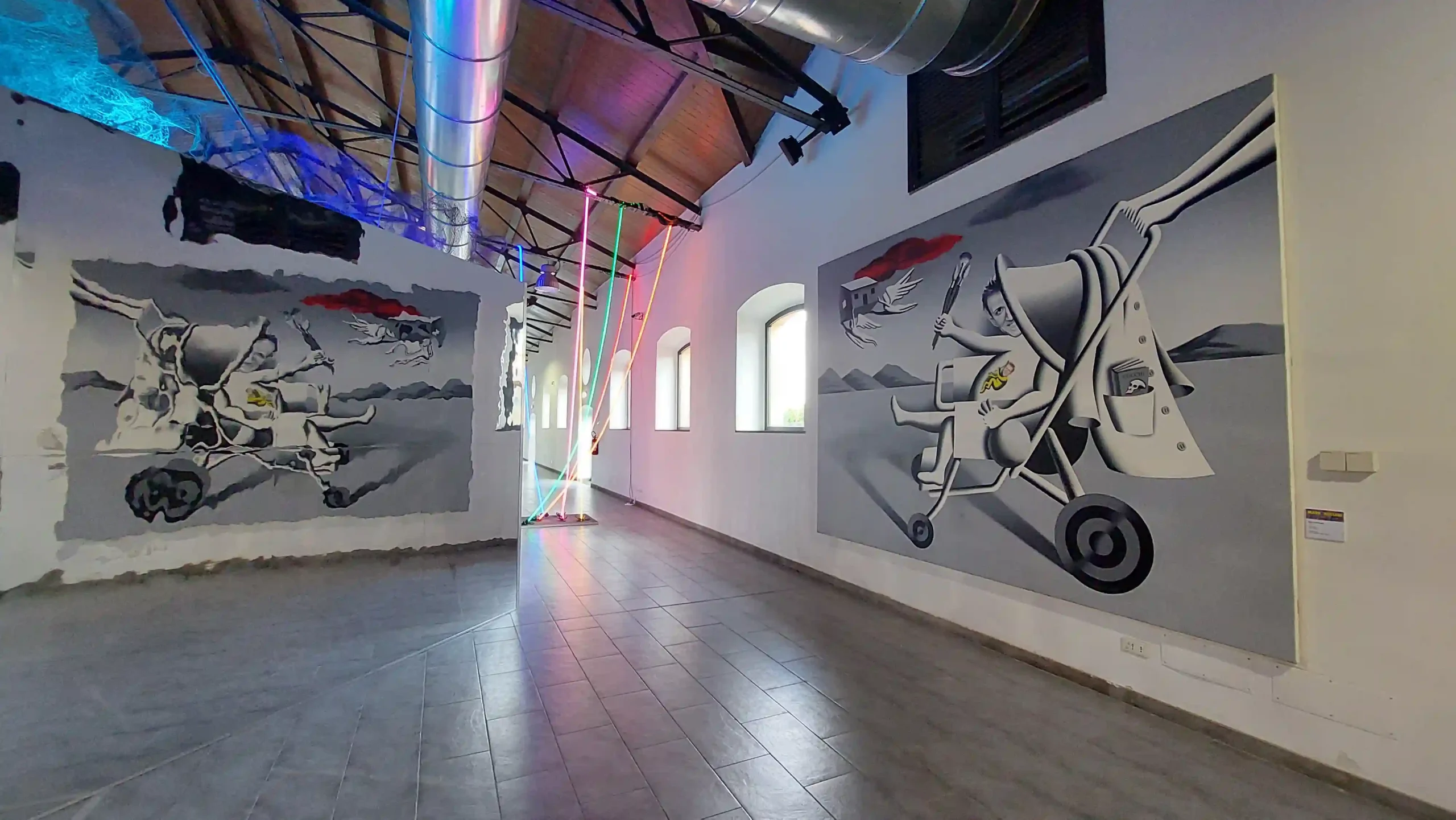 Foto dagli allestimenti della mostra antologica di Mark Kostabi, From Pop to Eternity