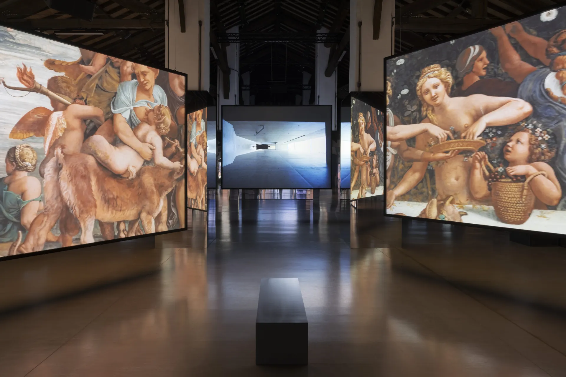 immagini dell'installazione Isaac Julien - All That Changes You. Metamorphosis, 2025