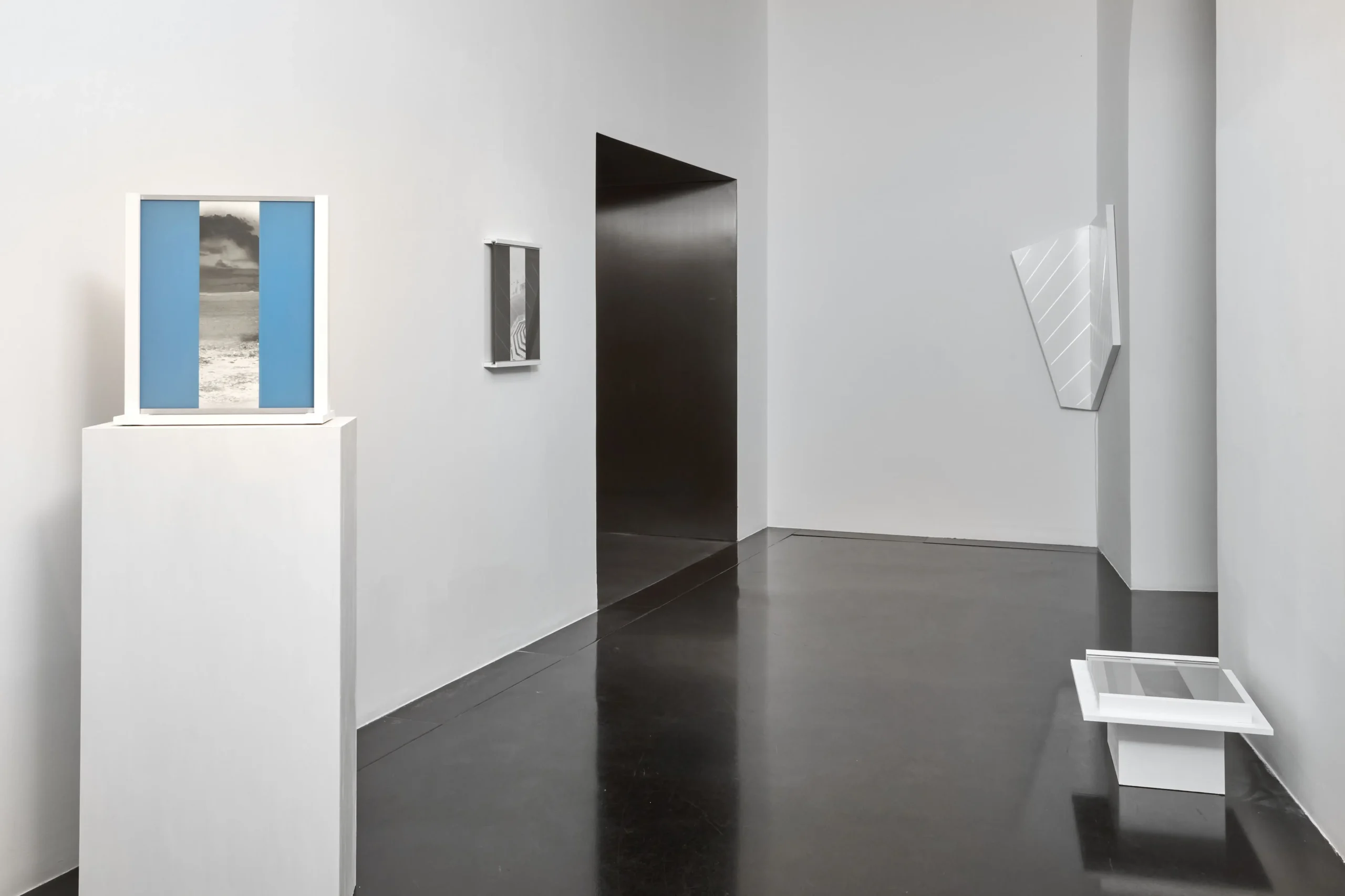 allestimenti della mostra Bigaignon x rhinoceros gallery “Atto 3/3: Nello Spazio”