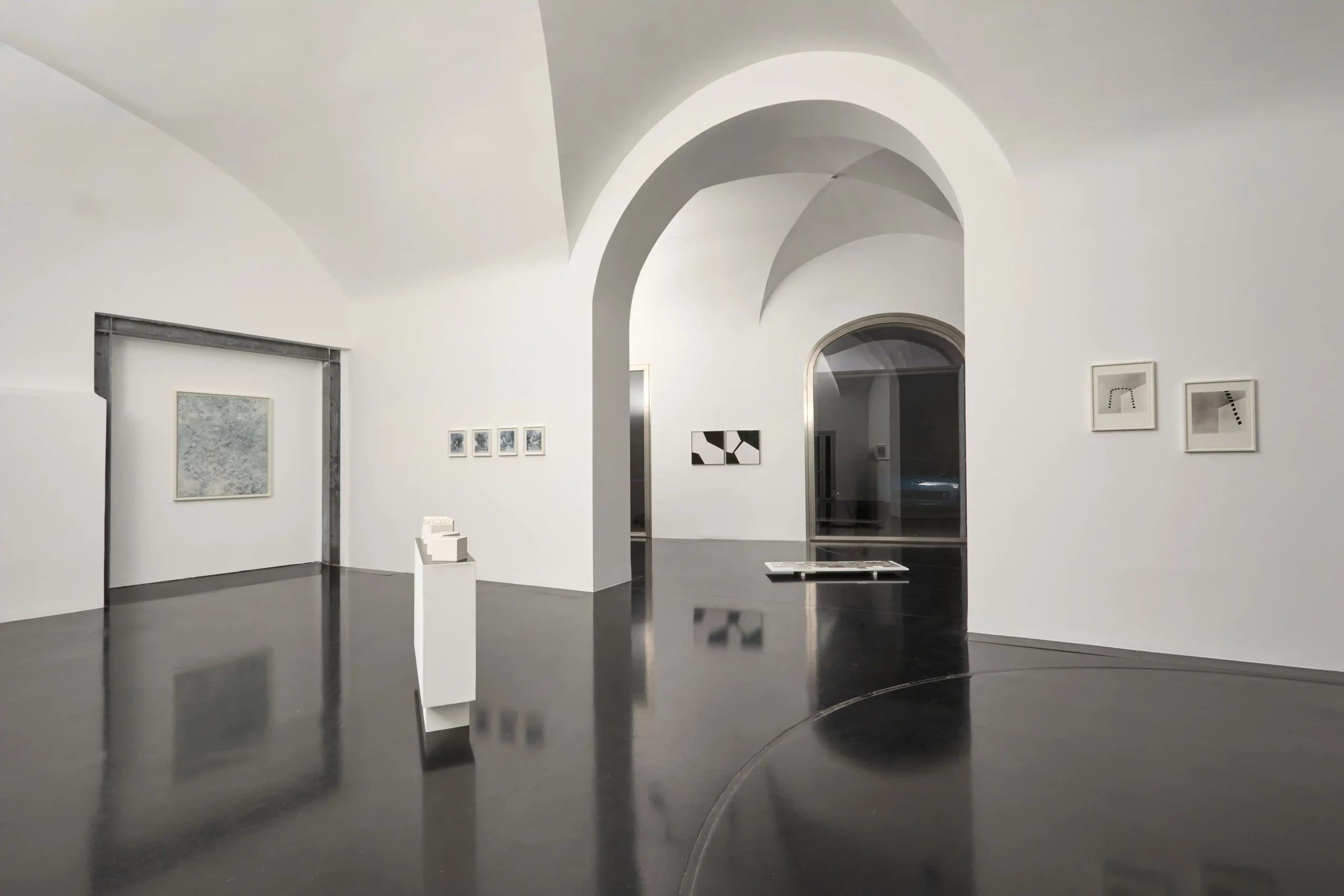 allestimenti della mostra Bigaignon x rhinoceros gallery “Atto 3/3: Nello Spazio”