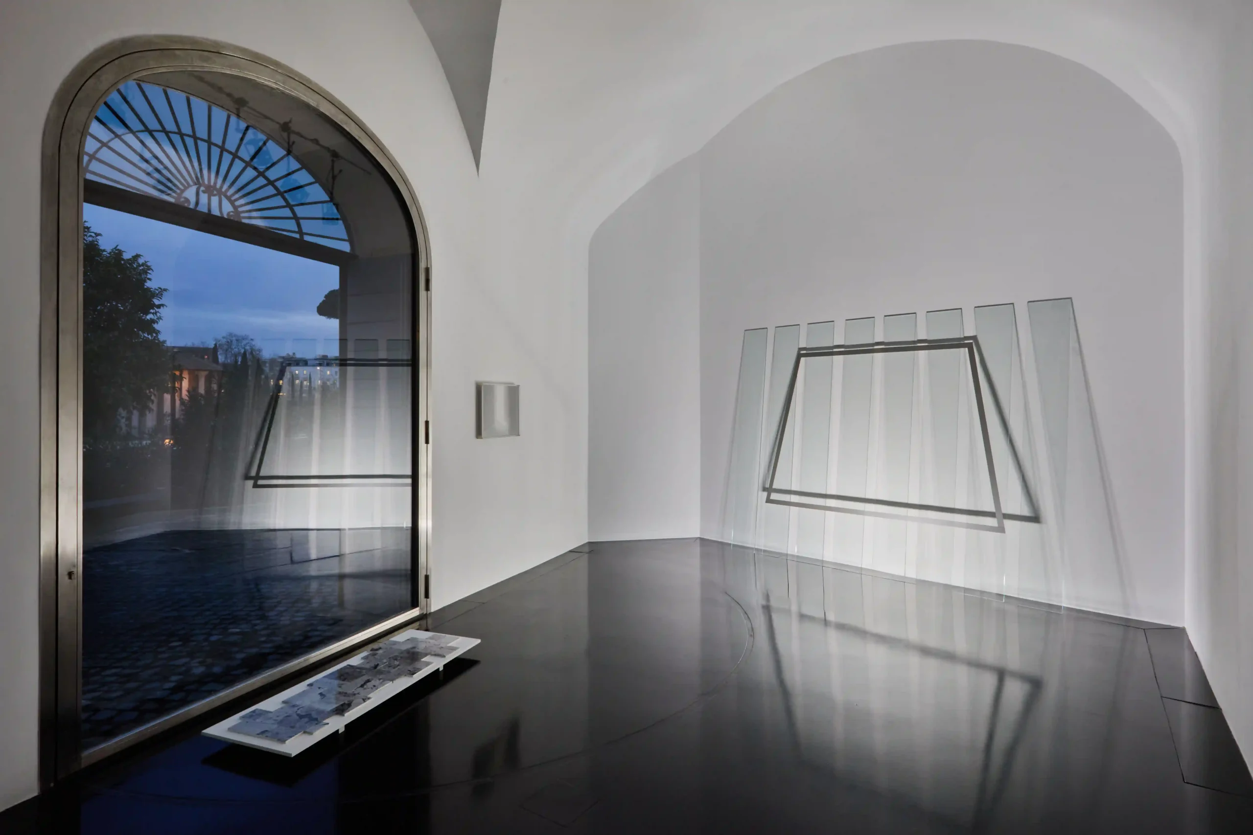 allestimenti della mostra Bigaignon x rhinoceros gallery “Atto 3/3: Nello Spazio”