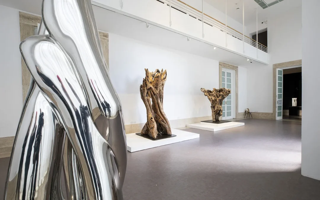 Pablo Atchugarry. Scolpire la Luce, la mostra alla GNAMC di Roma